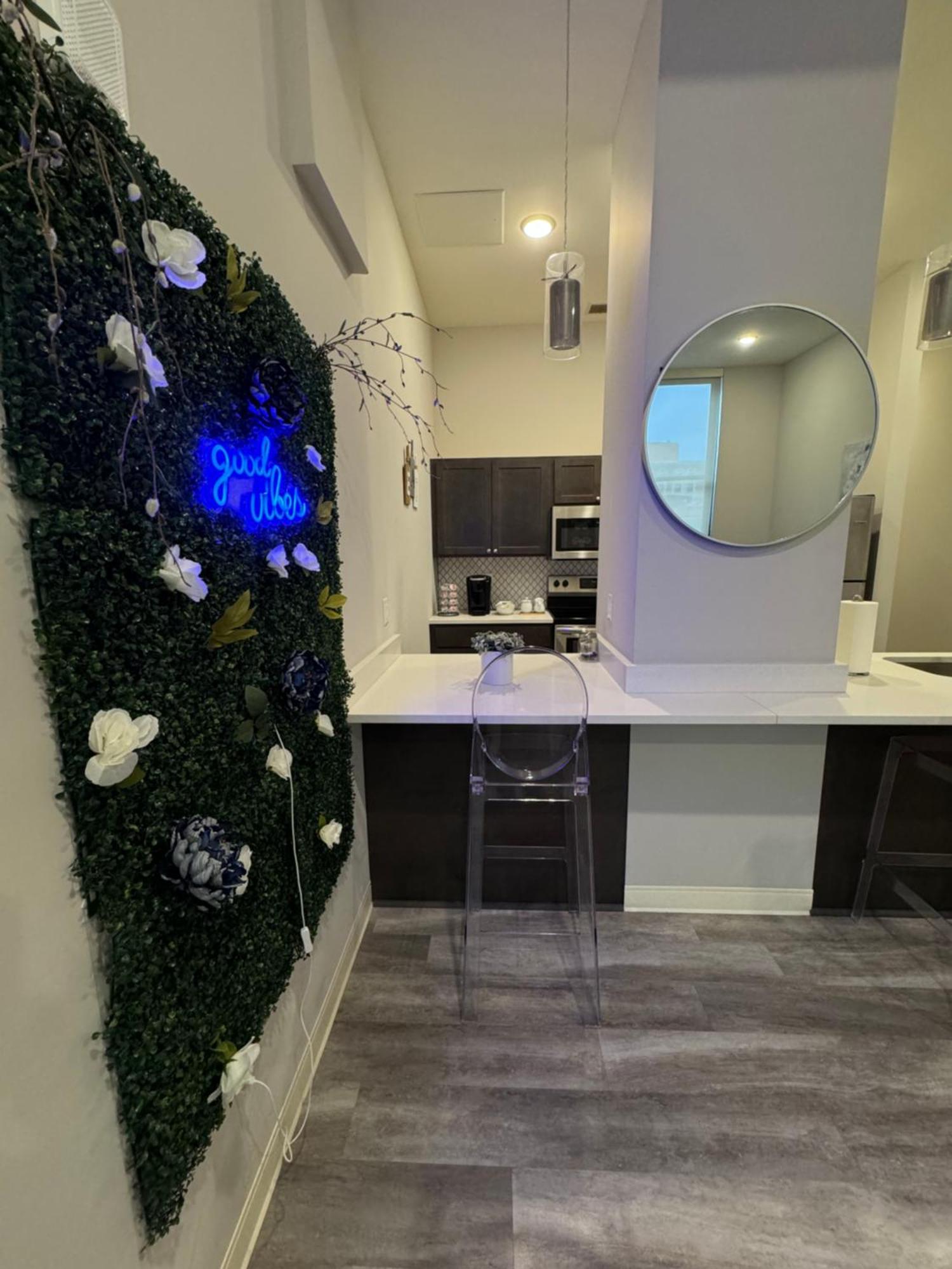קליבלנד Beautiful Condo/Rooftop Patio With Free Parking מראה חיצוני תמונה