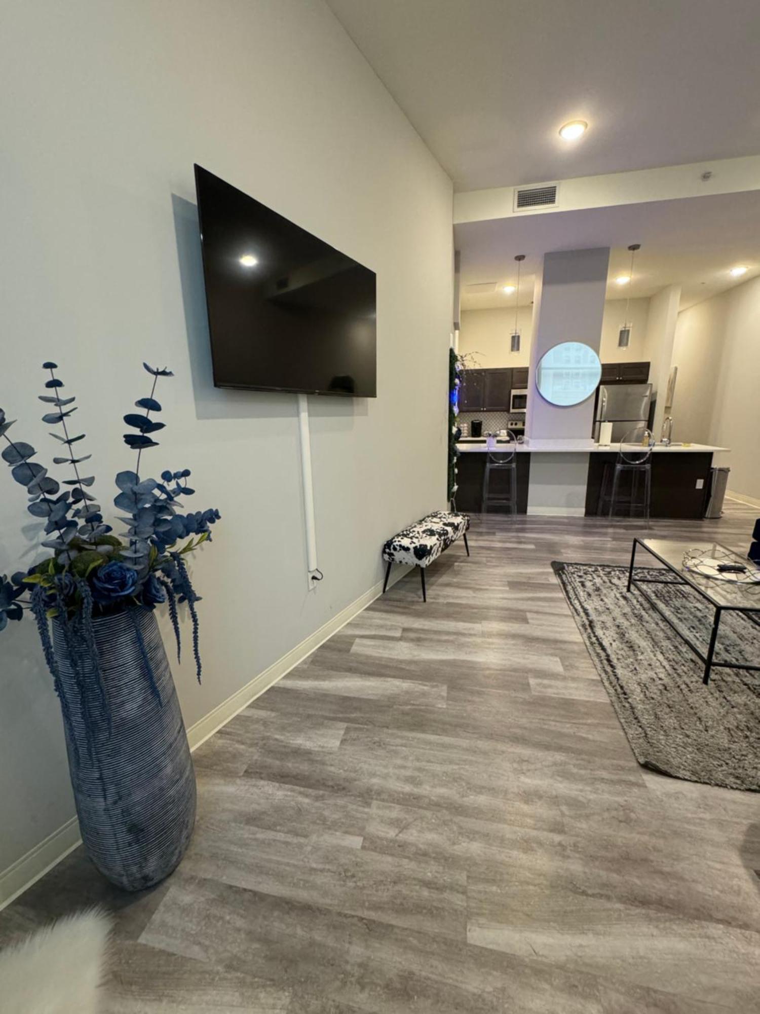 קליבלנד Beautiful Condo/Rooftop Patio With Free Parking מראה חיצוני תמונה